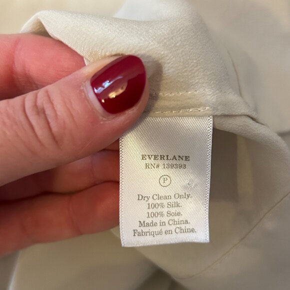 Everlane 100% silk ivory blouse, size 8 - Picture 3 of 5